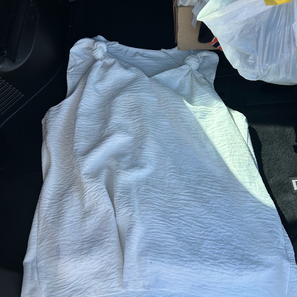 White knot tank